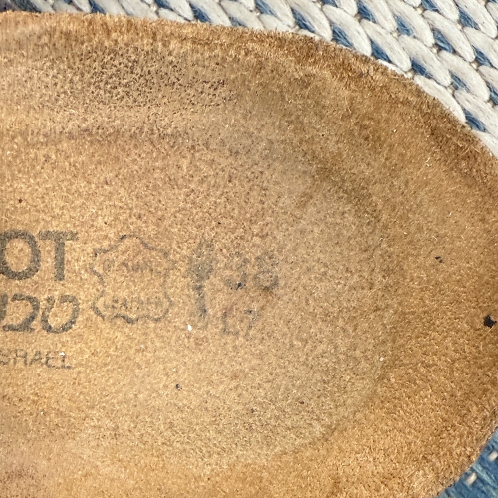 Naot Bronze Sandals - Picture 2 of 4